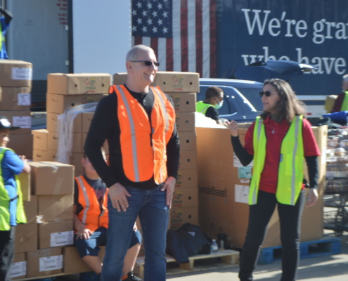 Celebrity Chef Helps Feed Military Families In Killeen