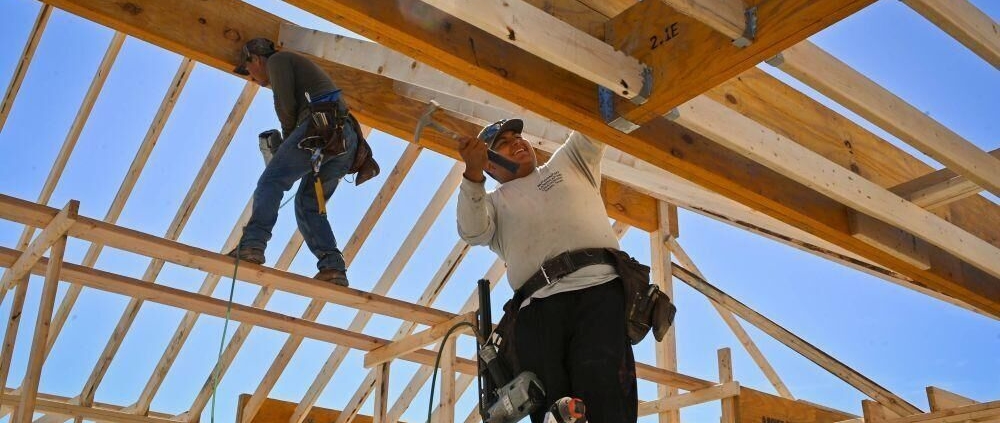 Homebuilders working on homes in bell county